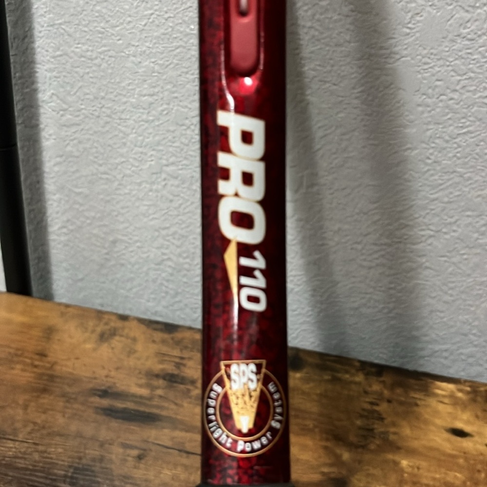 Wilson Pro 110 Red Tennis Racket & Cover - Picture 7 of 16